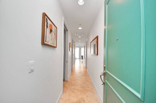 Building Photo - 10327 Termini-San Luis Pass Rd