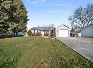 Building Photo - 9202 E Lilac Ln