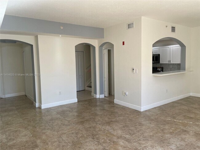 Foto del edificio - 8858 W Flagler St