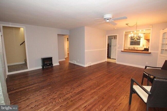 Building Photo - 2448 Pershing Ave