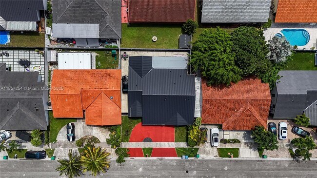 Foto del edificio - 1025 NW 128th Ct