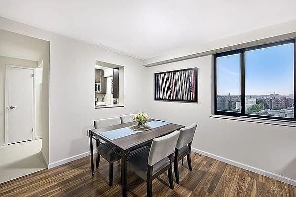 Foto del edificio - 2763 Morris Ave