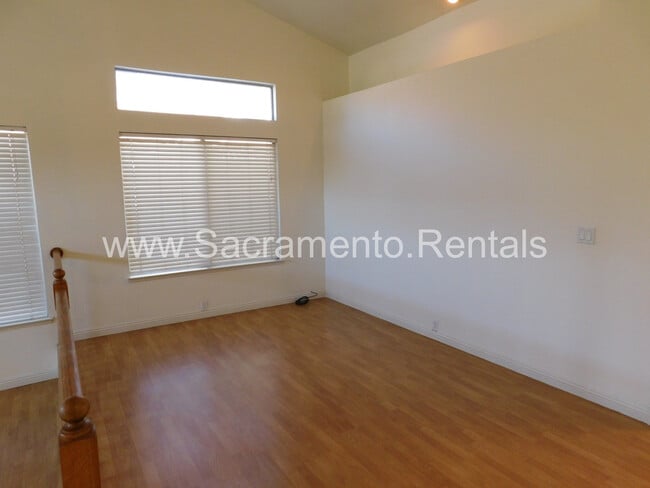 Building Photo - Spacious 4bd/2ba Home near Calvine & Power...