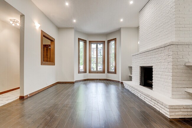 Building Photo - 190 Seaton St