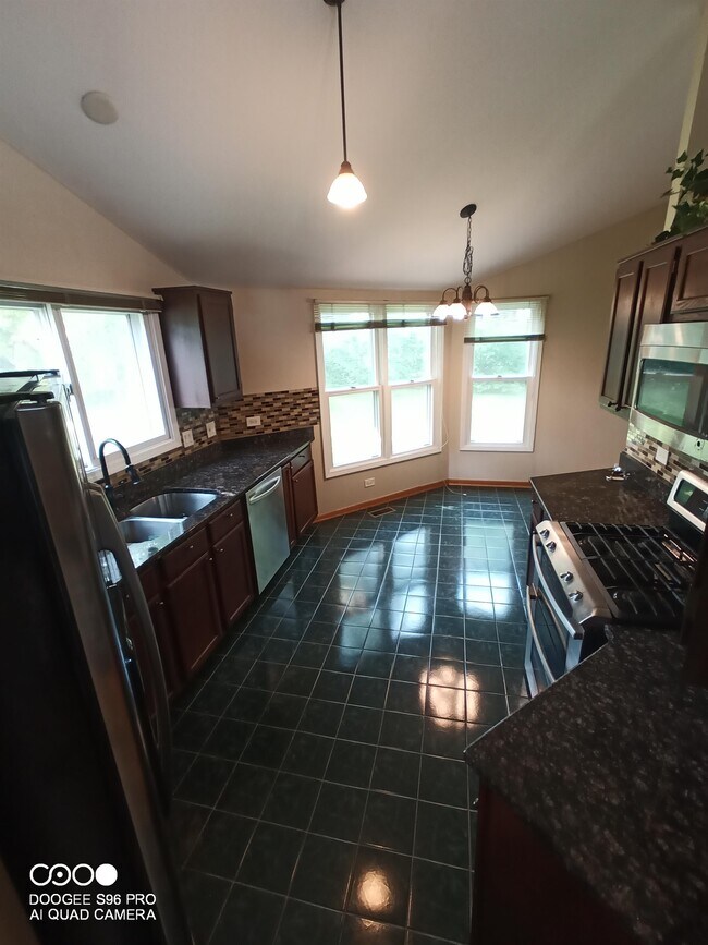 Building Photo - 2544 Live Oak Ln