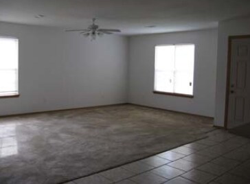 Interior - 944-1126 Terry Ln