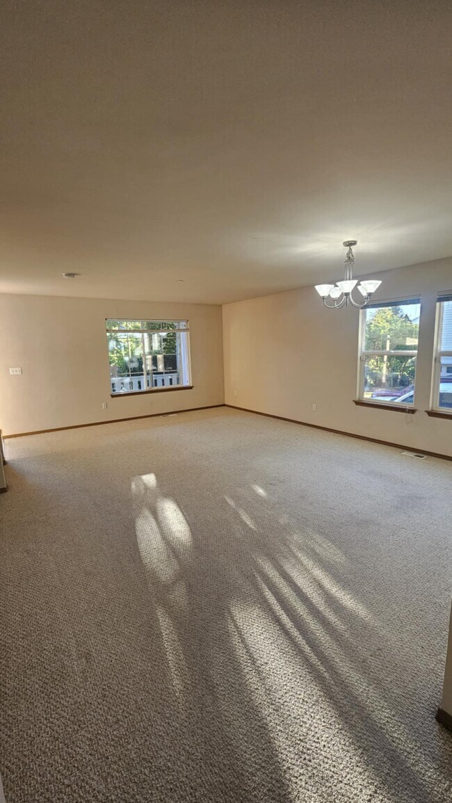 Foto del edificio - 1562 Packwood Ave