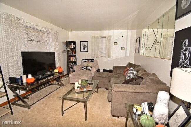 Building Photo - 3 br, 3 bath House - 303 Richfield Street
