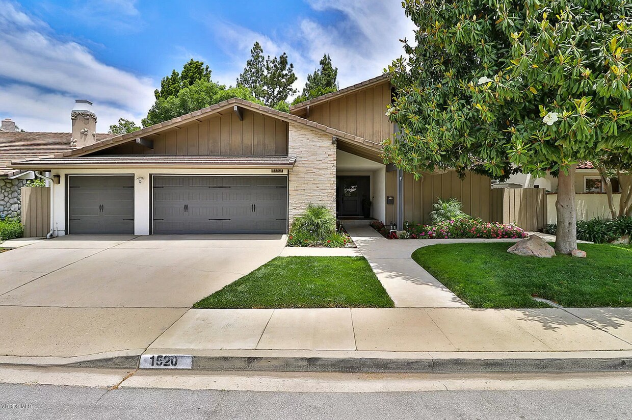 Primary Photo - GORGEOUS REMODELED HOME WALKING DISTANCE T...