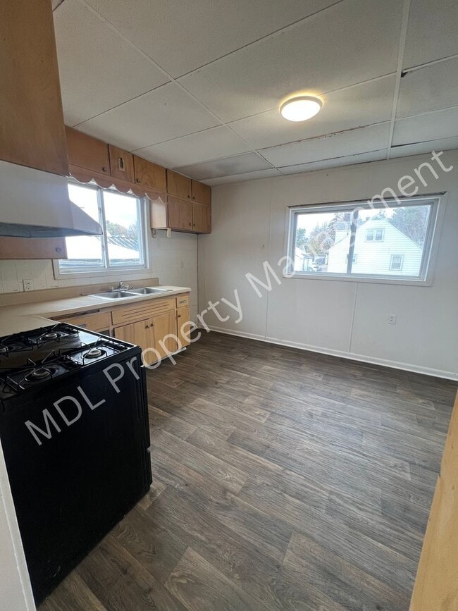 Building Photo - 3 bed 1 bath Home!