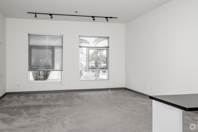 Estudio, 1BA - 800SF - 215 S Brea Blvd