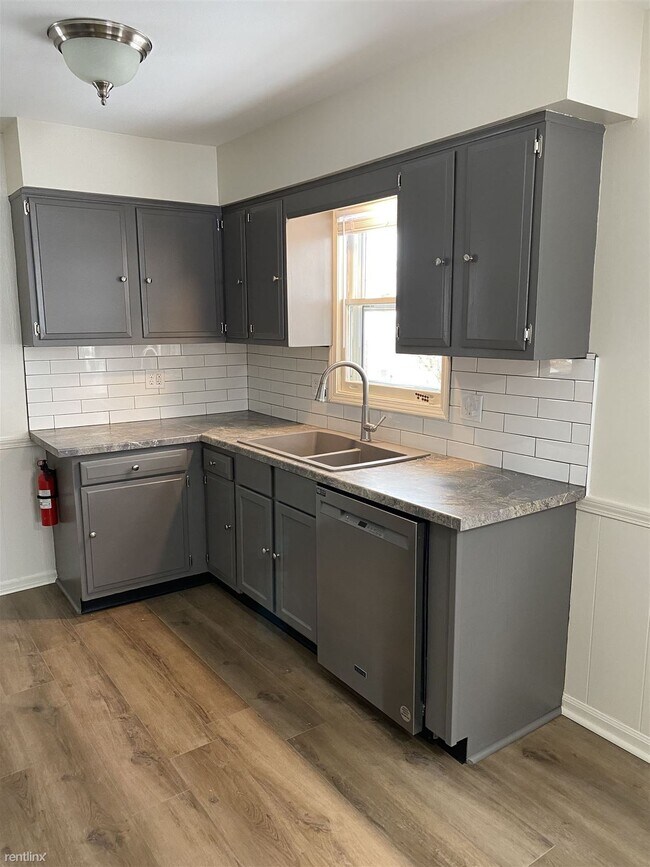 Building Photo - 4 br, 2 bath House - 1726 Sunny Creek St SE