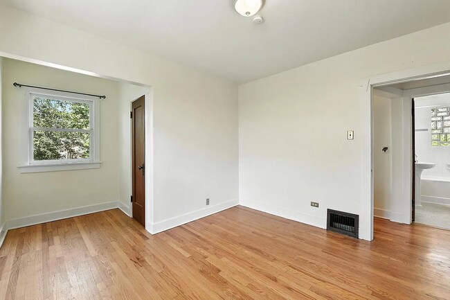 Foto del edificio - 449 S High St