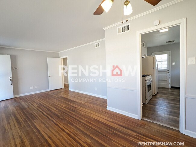 Building Photo - 4241 Philsdale - 3 Bed / 1 Bath - Move In ...