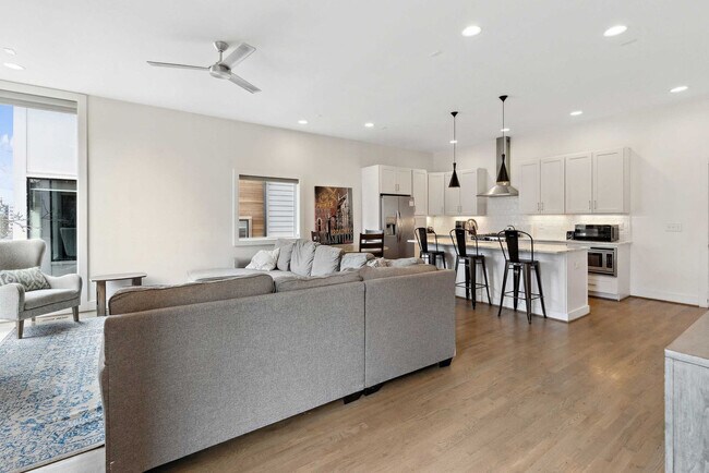 Foto del edificio - 960 9th Ave S