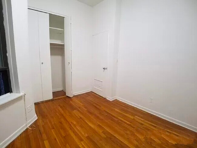 Building Photo - 201 W 91st St