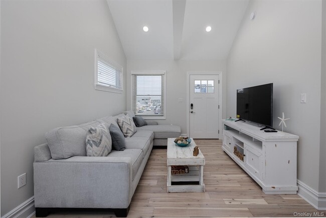 Building Photo - 24 Pennsylvania Ave