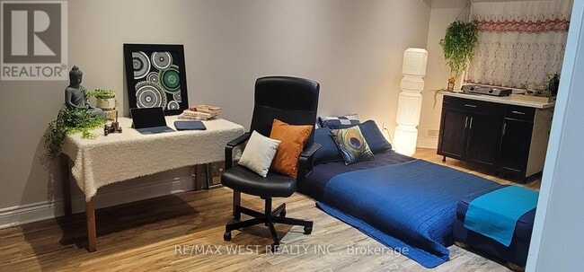 Building Photo - 171 Westmeadow Dr