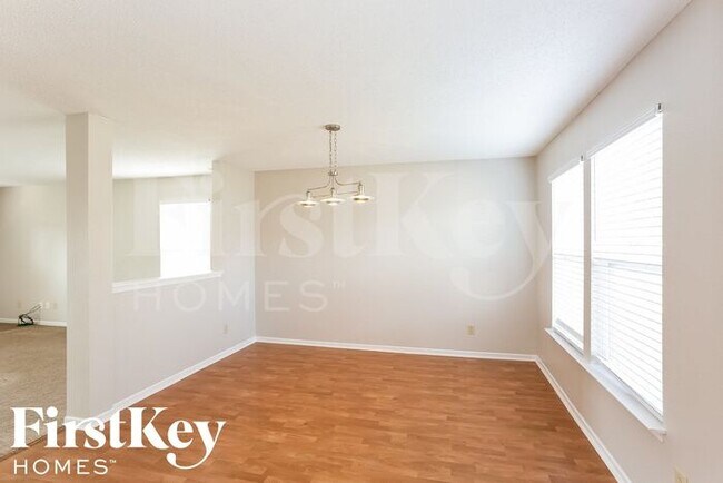 Foto del edificio - 10377 Waverly Dr