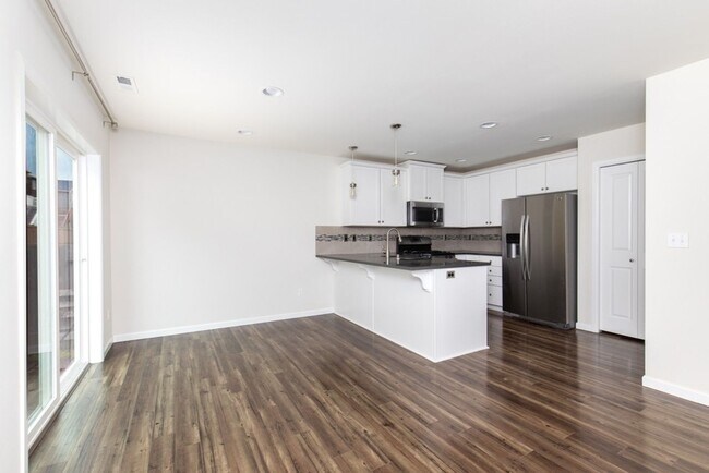 Building Photo - Beautiful 3 Bedroom 3 Bath Home in Lynnwood