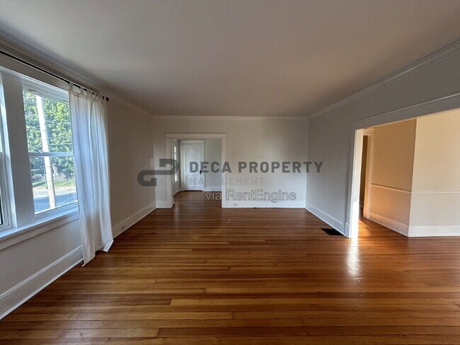 Foto del edificio - 901 Dwyer Ave