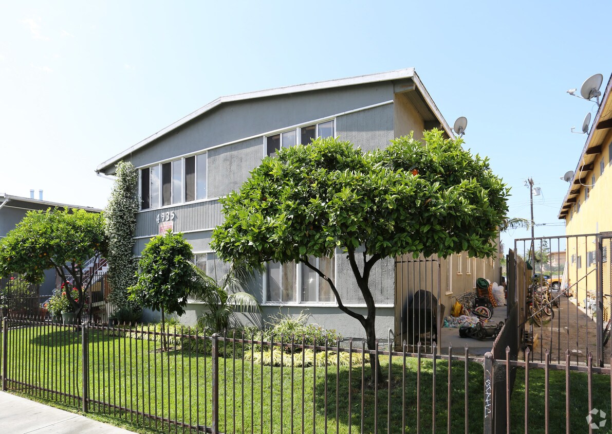 Building Photo - 4935 Slauson Ave