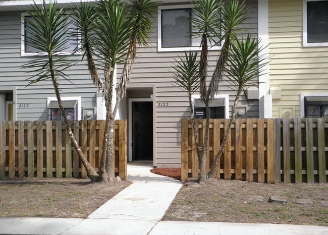 2125 SW 39TH WAY - 2125 SW 39 Way
