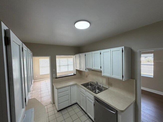 Foto del edificio - 1931 Staunton Ave