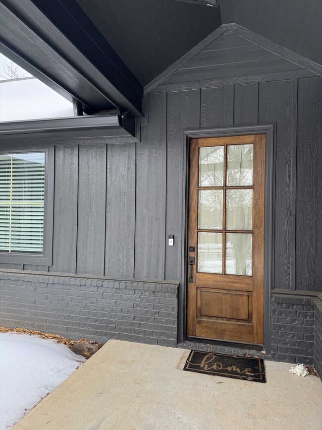 Building Photo - 2206 Fourth St