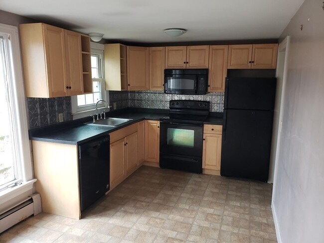 Building Photo - 45 Spruce Ln