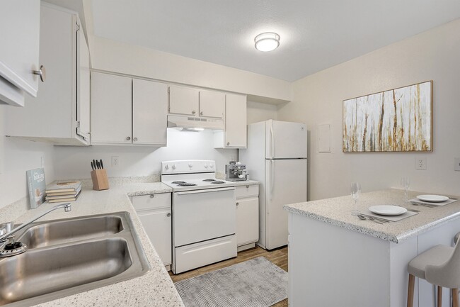 Building Photo - Lake Charlotte Apartments