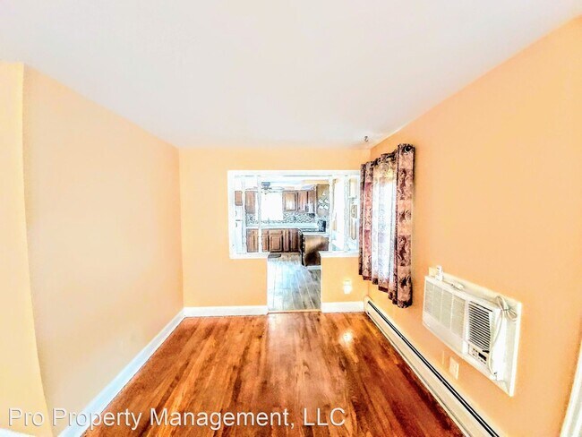 Building Photo - 4 br, 2 bath House - 136 WILMOT ROAD