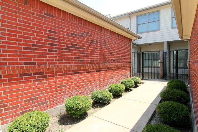 Foto del edificio - Wykeham Townhomes
