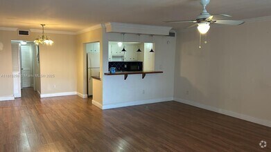 Building Photo - 11855 NE 19th Dr