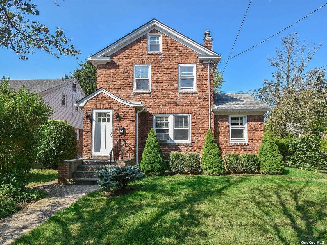 74 Irma Ave, Port Washington, NY 11050 House Rental in Port