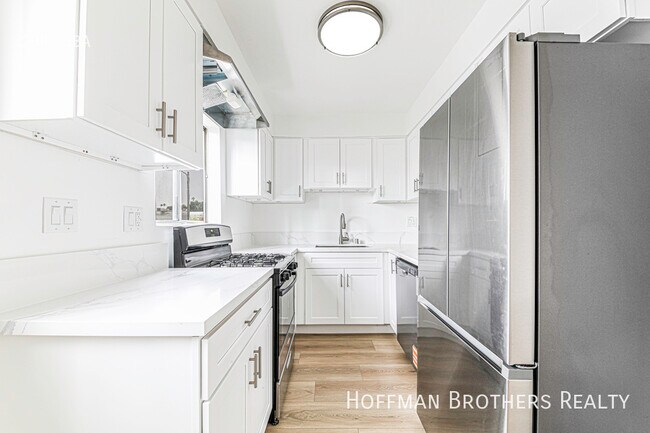 Foto del edificio - 1819 S Oxford Ave