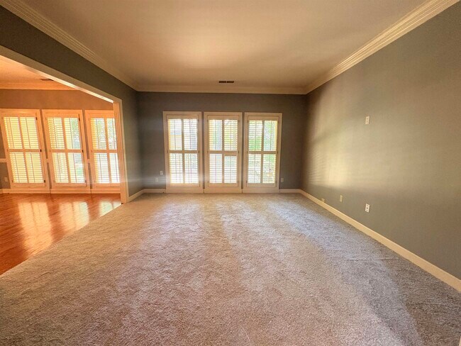 Building Photo - 1850 Wood Oak Dr