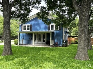 Building Photo - 1209 Pecan St