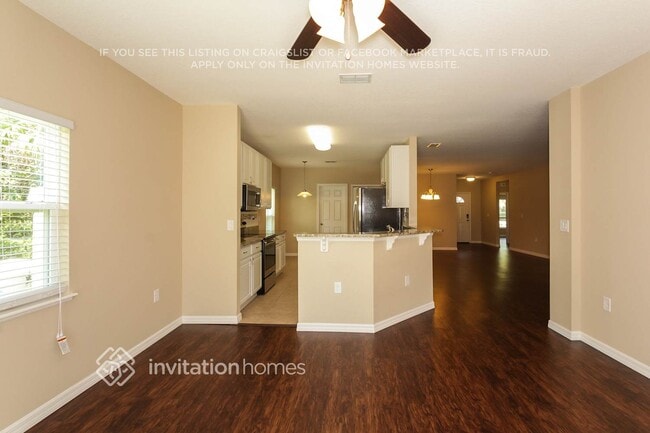 Building Photo - 3725 Petunia Terrace