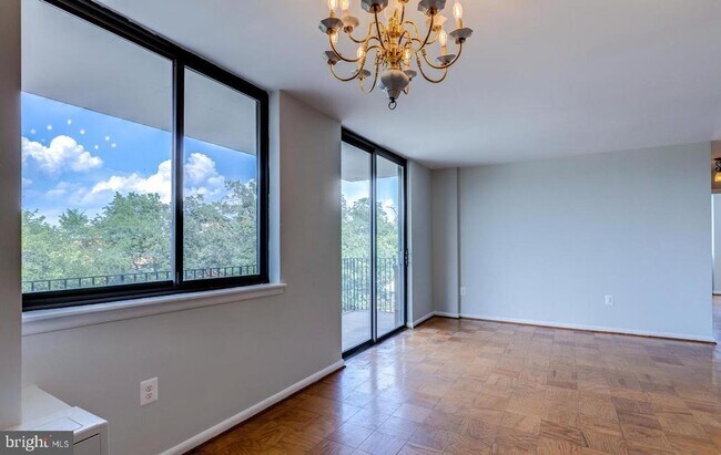 Foto del edificio - 4401 Cherry Hill Rd