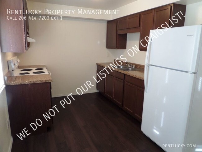 Building Photo - 218 3rd Ave SW