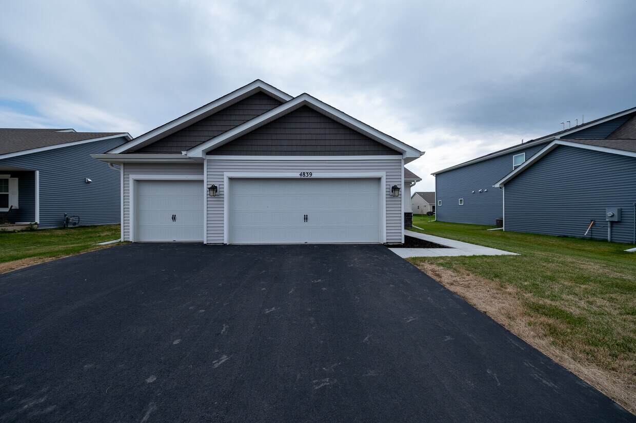 4839 Empress Ave N, Hugo, MN 55038 House for Rent in Hugo, MN