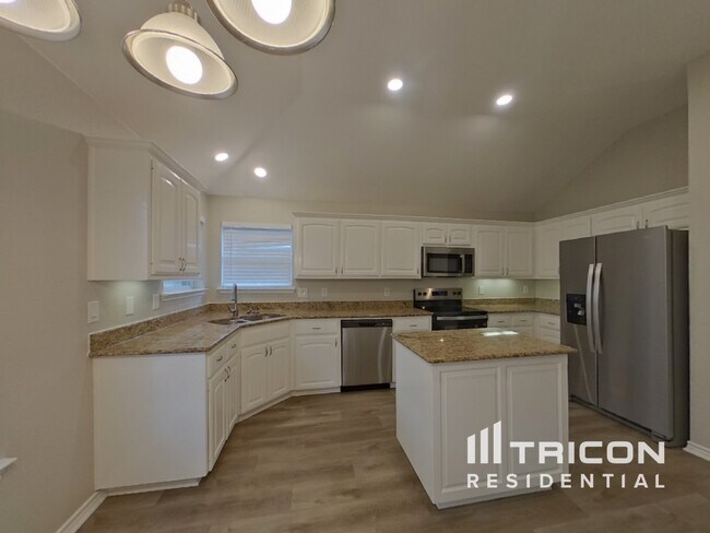 Foto del edificio - 648 Clearbrook St