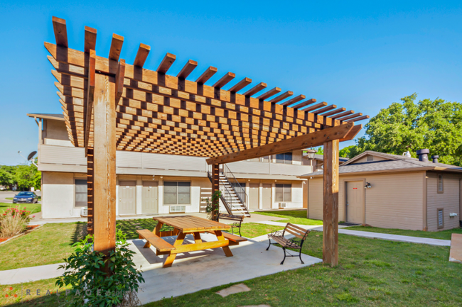 Building Photo - 1513 Santa Fe Dr