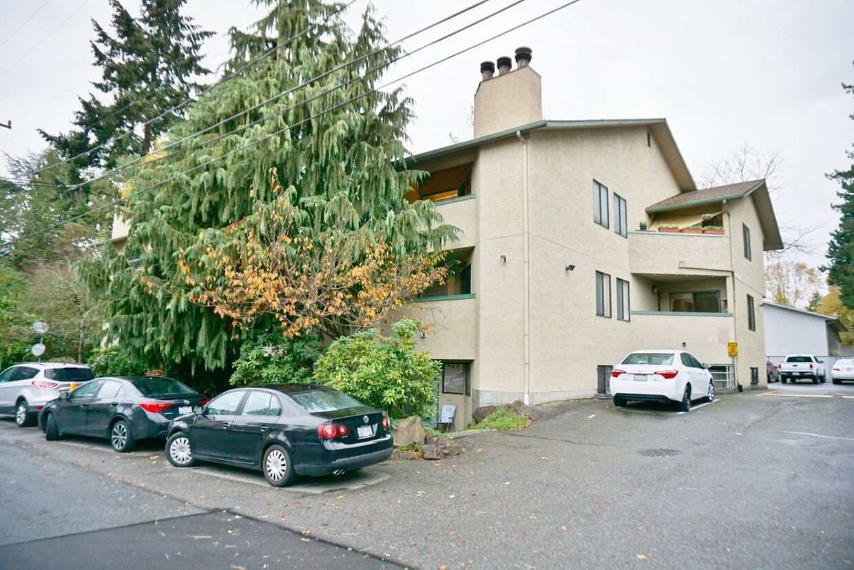 Primary Photo - 3024 NE 143rd St