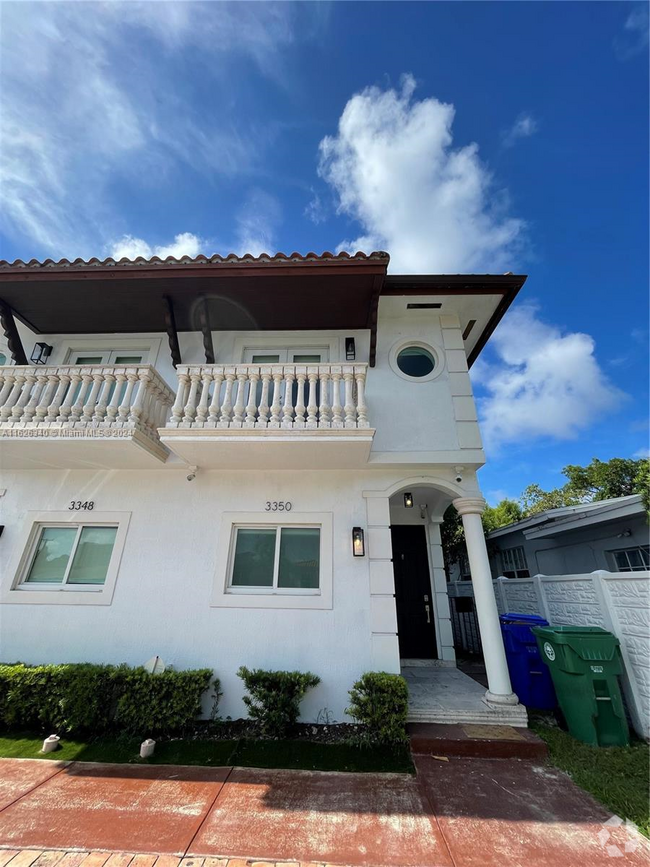Building Photo - 3350 SW 25th St