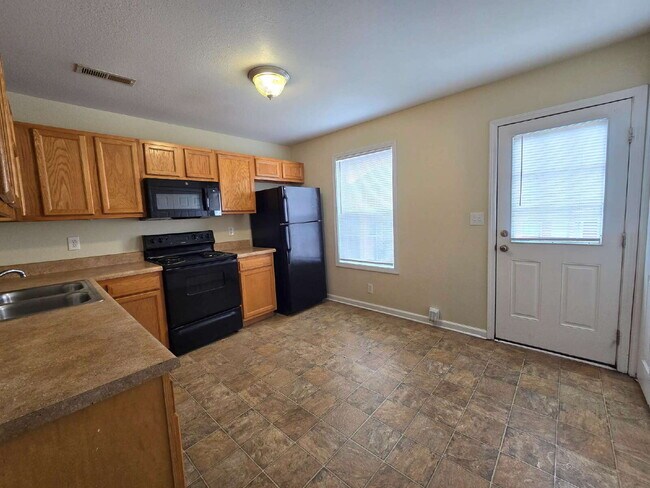 Foto del edificio - 248-2C EXECUTIVE AVE, CLARKSVILLE, TN 37042