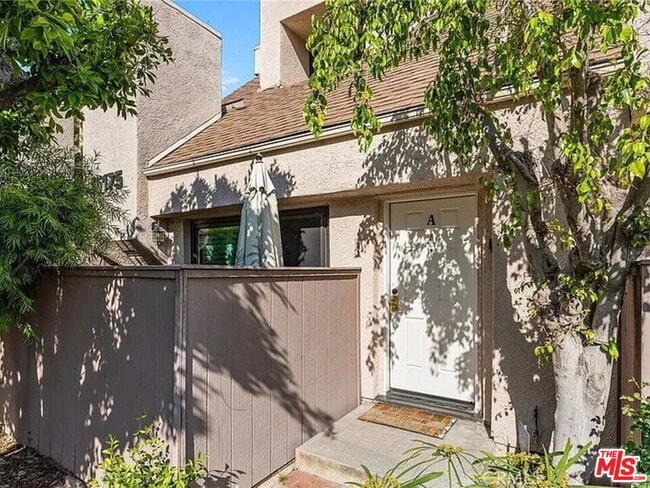 Building Photo - 15175 Magnolia Blvd