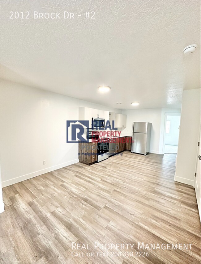 Foto del edificio - 3 Bedroom 1 Bath Apartment - Dog/Cat/Pets ...