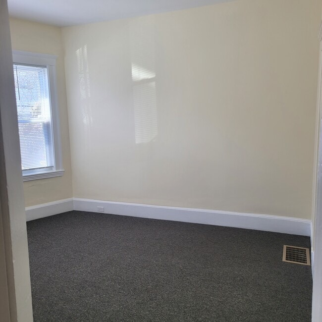 Building Photo - 82 Suffolk St